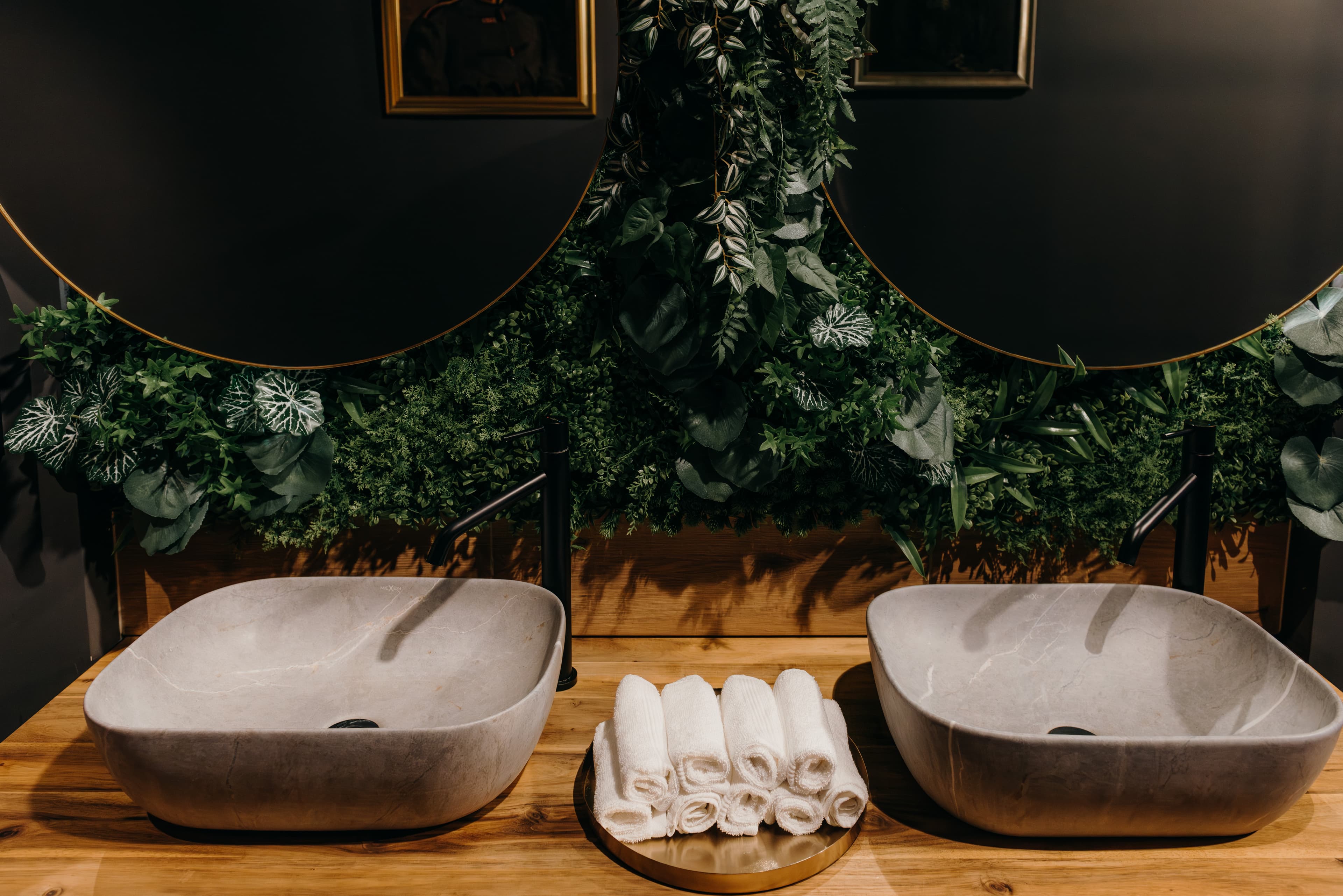 Gallery image /gallery/The_Circle-6.jpg